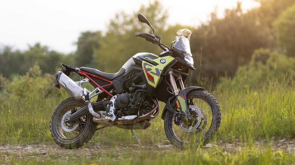 BMW F 900 GS Price, Features