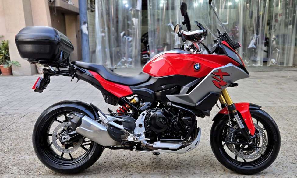 BMW F 900 XR Pro Size, Weight, Features