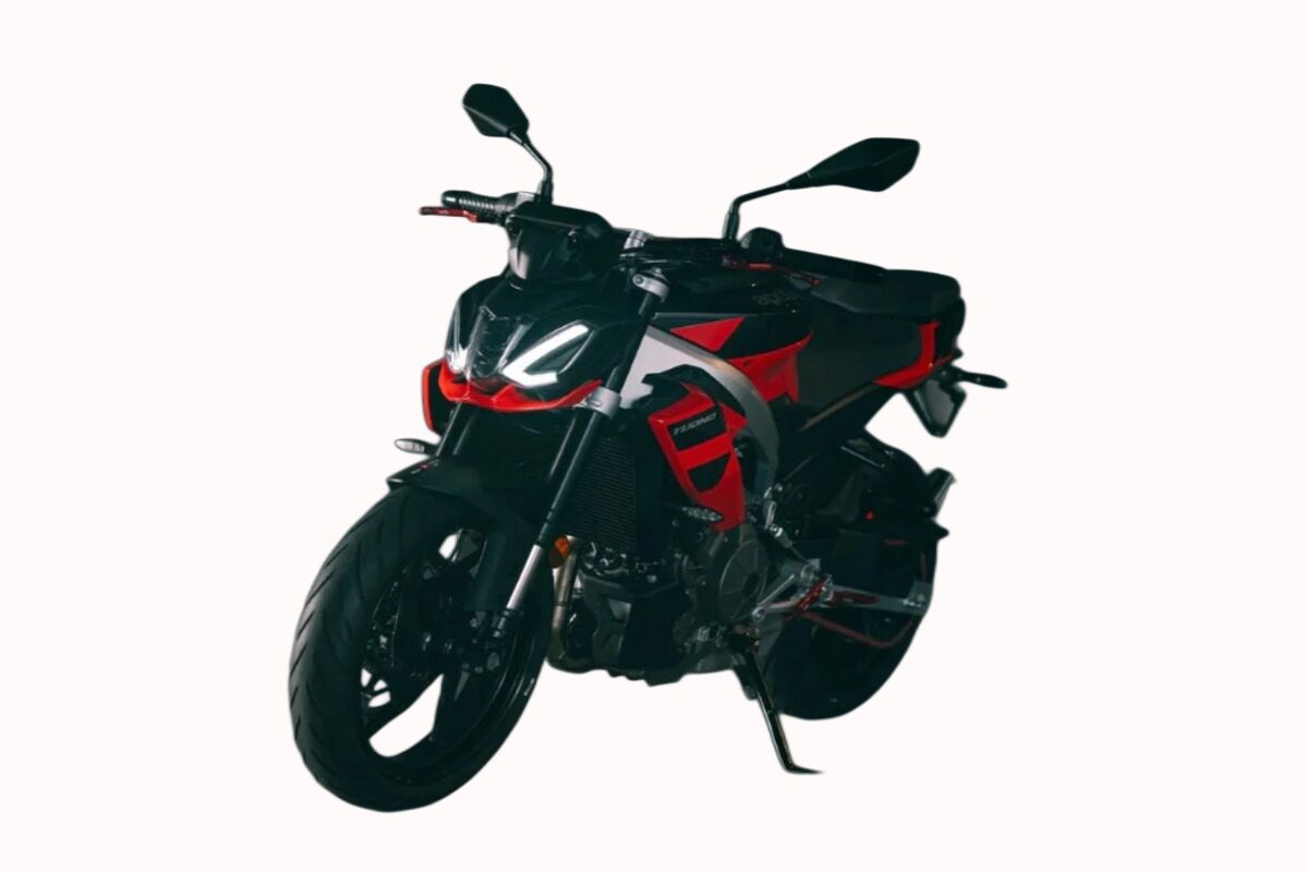 Aprilia Tuono 457 in Red Color Look