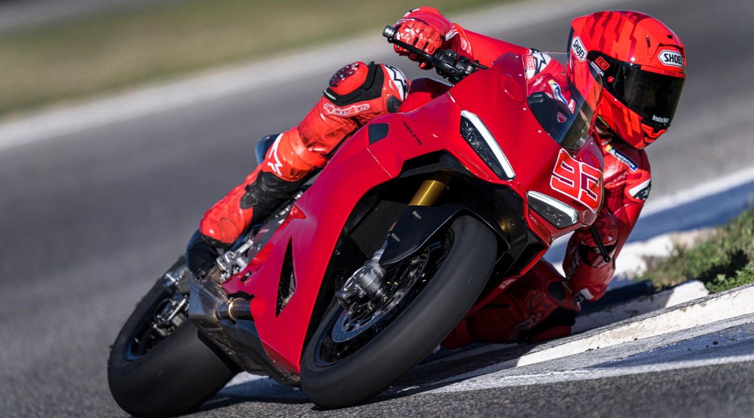 Ducati Panigale V2 2025