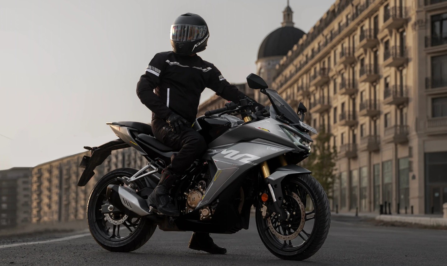 Hero Karizma XMR 210 Look
