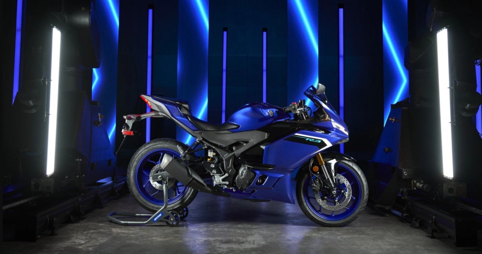 Yamaha YZF-R3 2025 Price, Features, Specifications