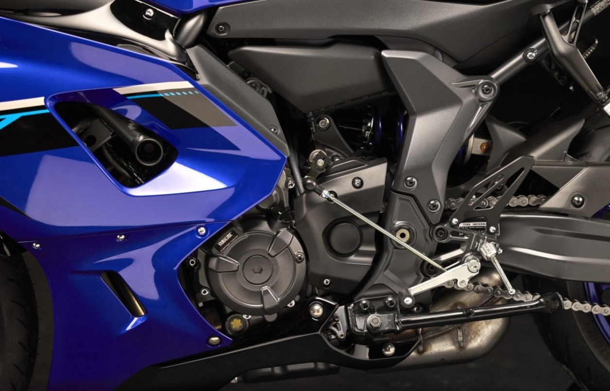 Yamaha YZF-R7 Engine