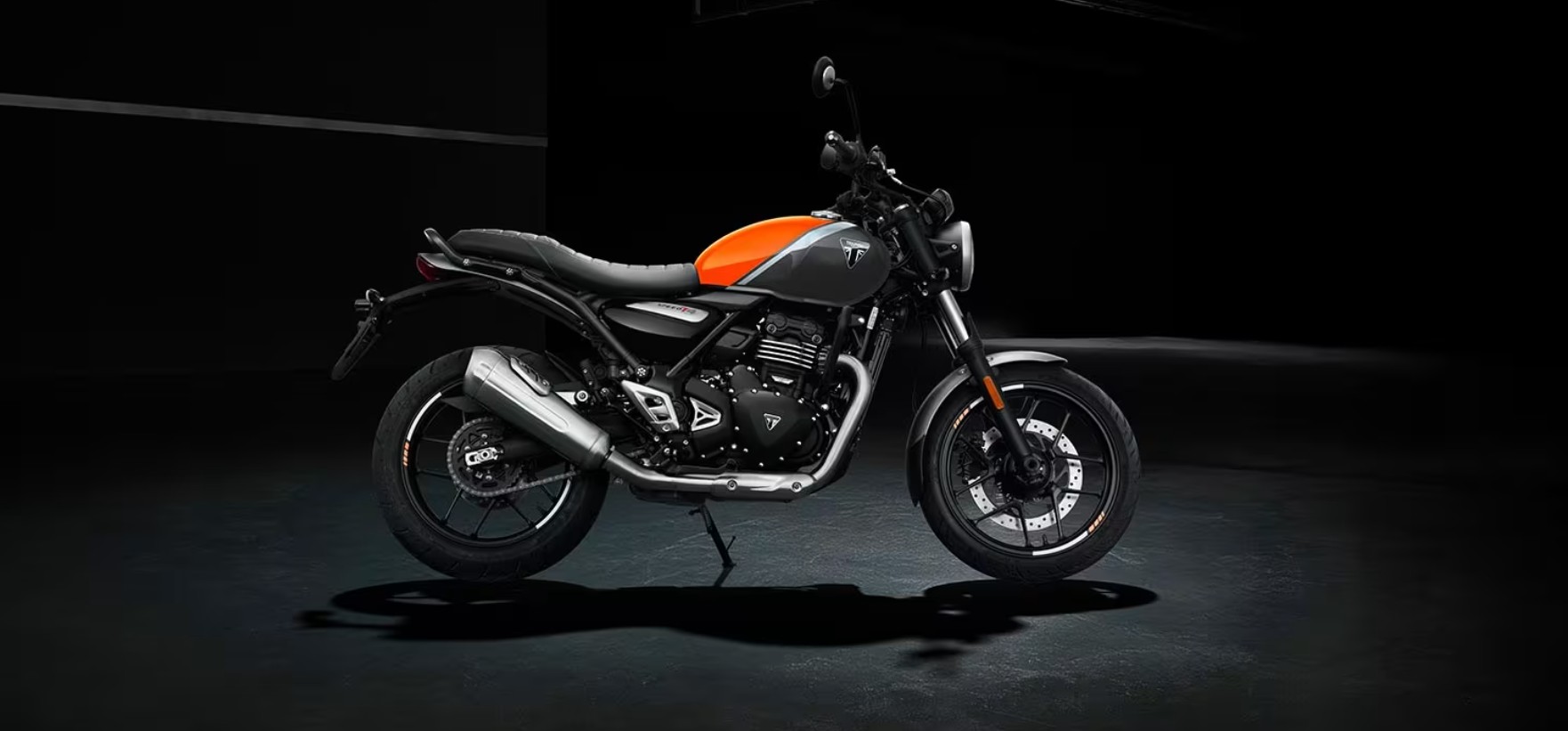 ₹2.05 लाख में लॉन्च हुई Triumph Speed T4 की नई Baja Orange एडिशन